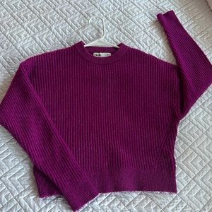 Elodie crew neck cropped sweater in fuchsia, size xs.